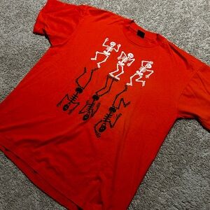 Vintage 90s Halloween Dancing Skeleton Tee
